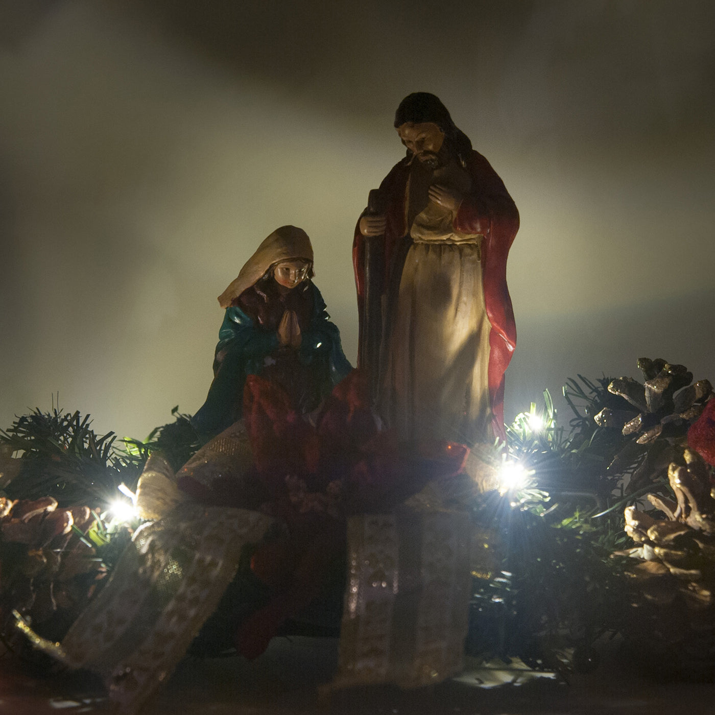 Christmas Scene Set Nativity Figurine Set Jesus Statue Figurine with LED Lights